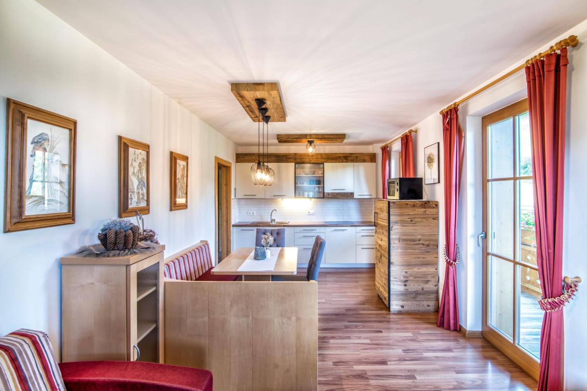 Nestlhof Apartment ราชีเนส ภายนอก รูปภาพ