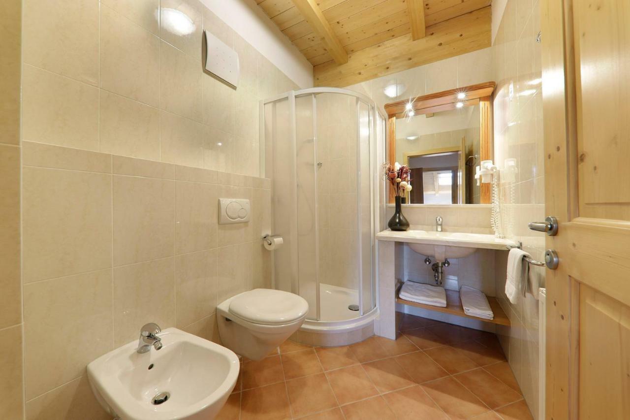 Nestlhof Apartment ราชีเนส ภายนอก รูปภาพ